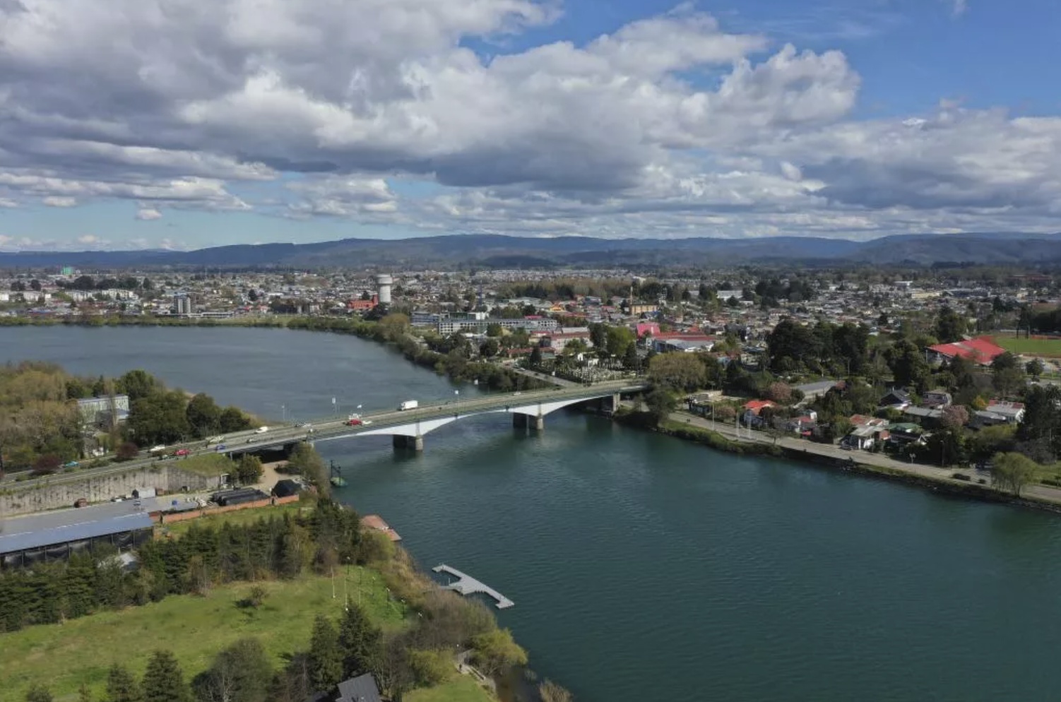 IRONMAN 70.3 Valdivia gallery image