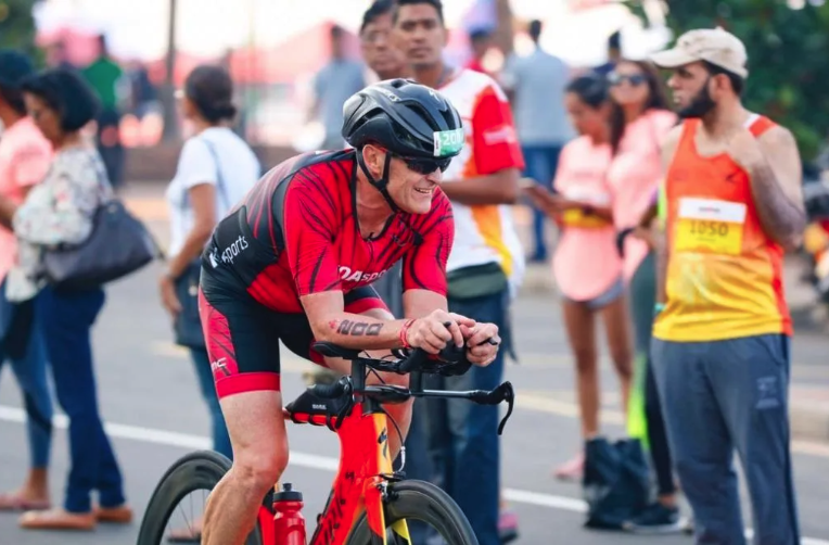 IRONMAN 70.3 Colombo gallery image