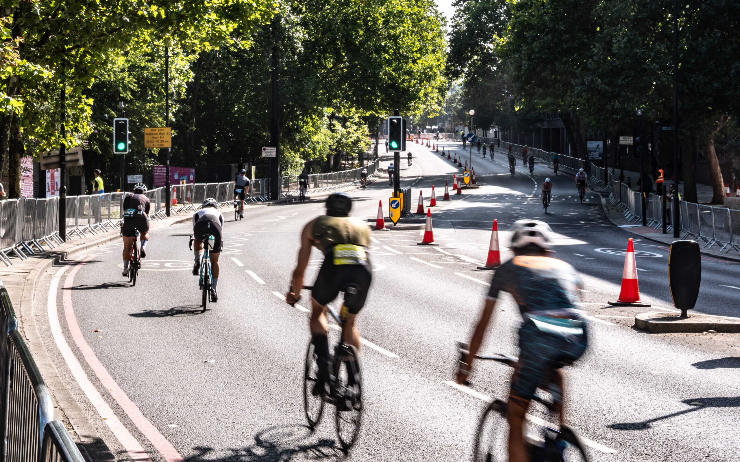 London T100 Triathlon gallery image